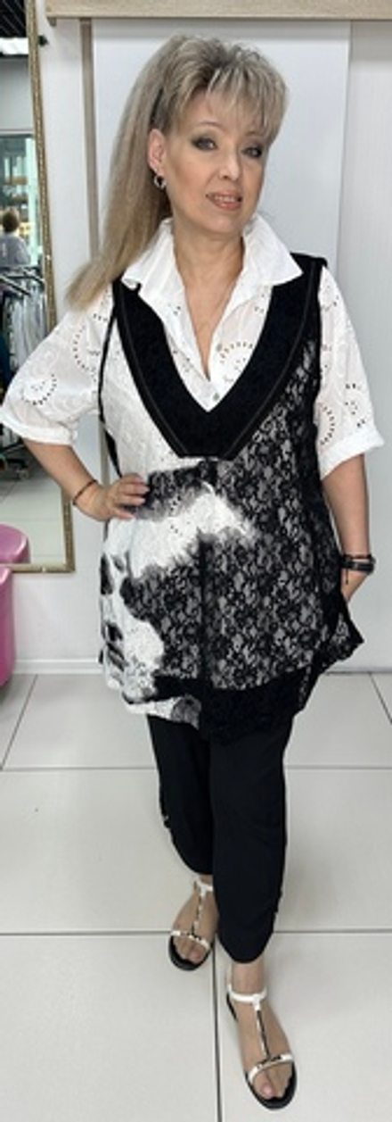 Гипюровая черно-белая туника-майка