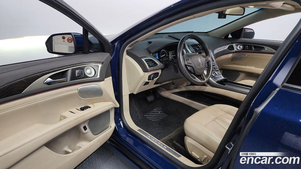 Lincoln New MKZ Hybrid (05.2020)