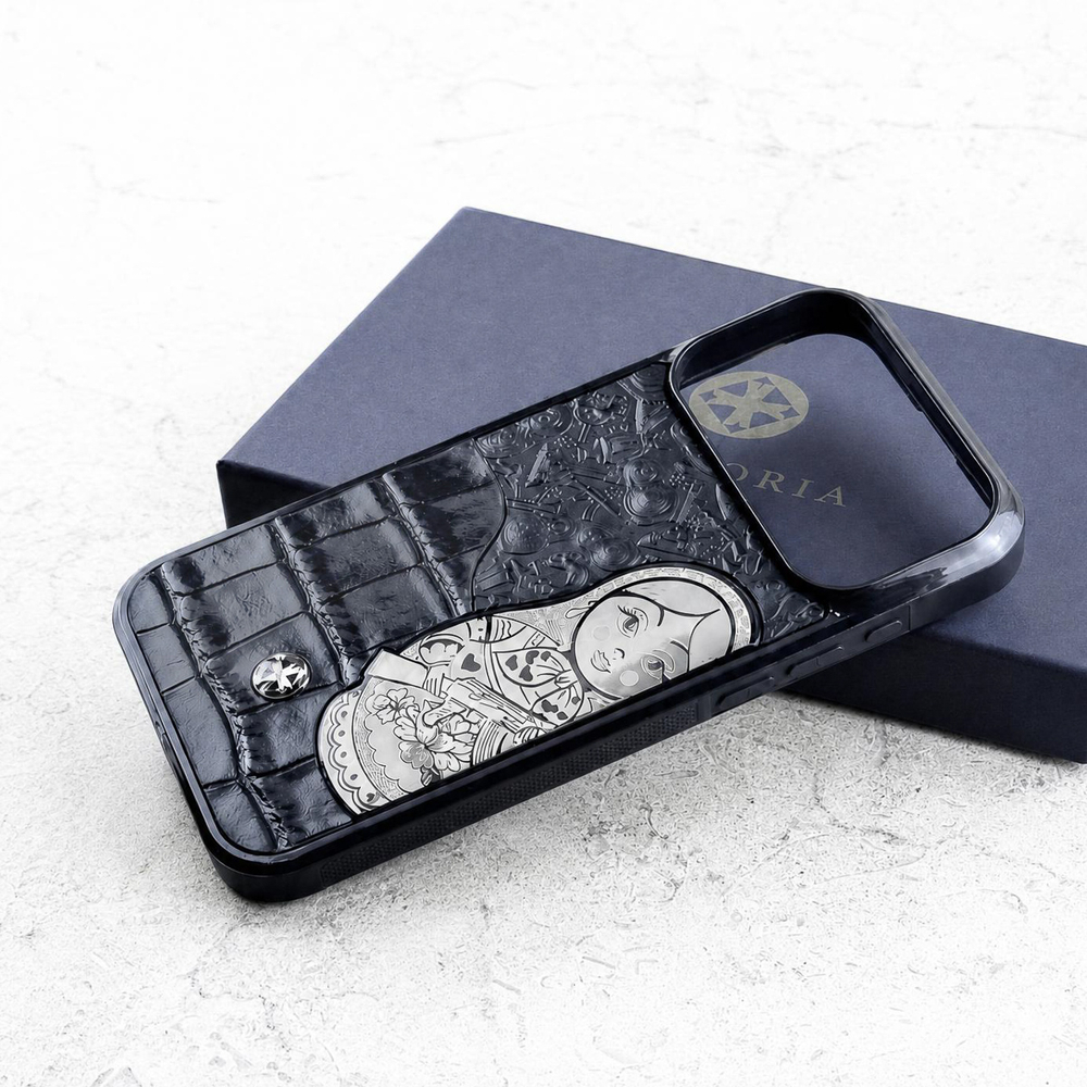 Чехол iPhone 17 Pro категории LUX — Матрёшка, luxury, ювелирный металлический сплав