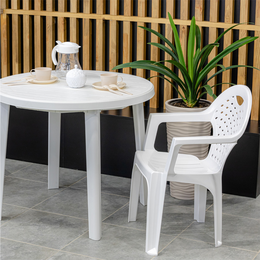 Кресло пластиковое белое