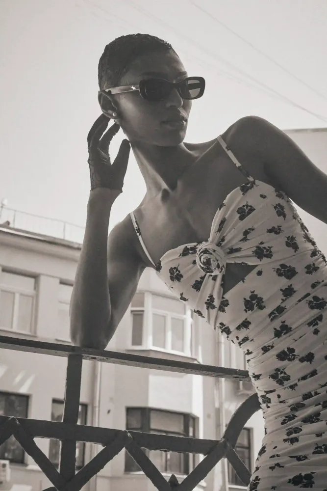 Nicole midi, платье миди из молочного бифлекса с цветочным принтом