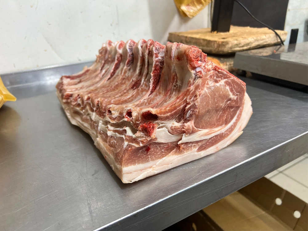 Корейка свиная на кости охлаждённая