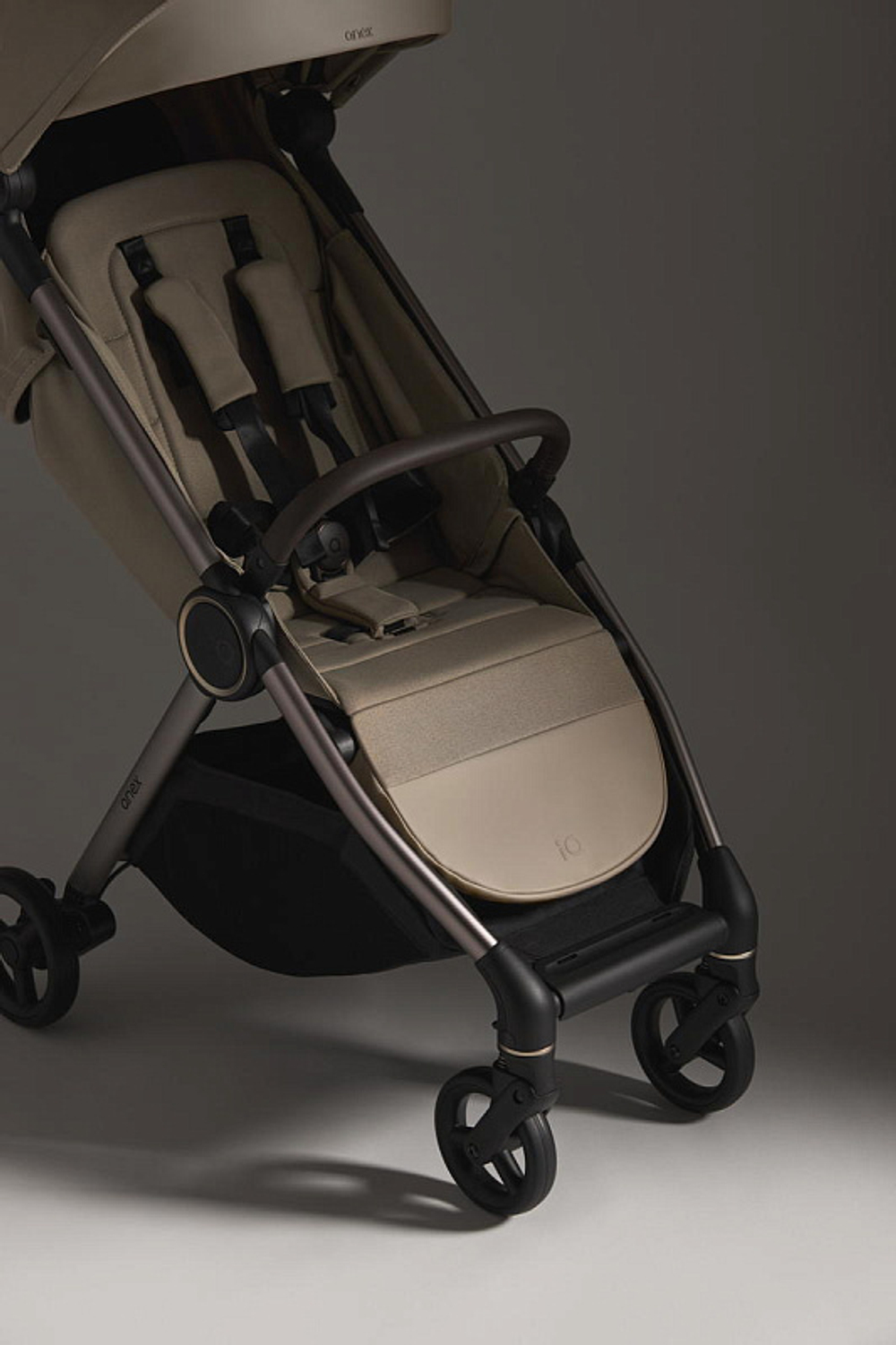 Детская коляска Anex iQ Premium NT 2 в 1 iQ-13-DNA seal