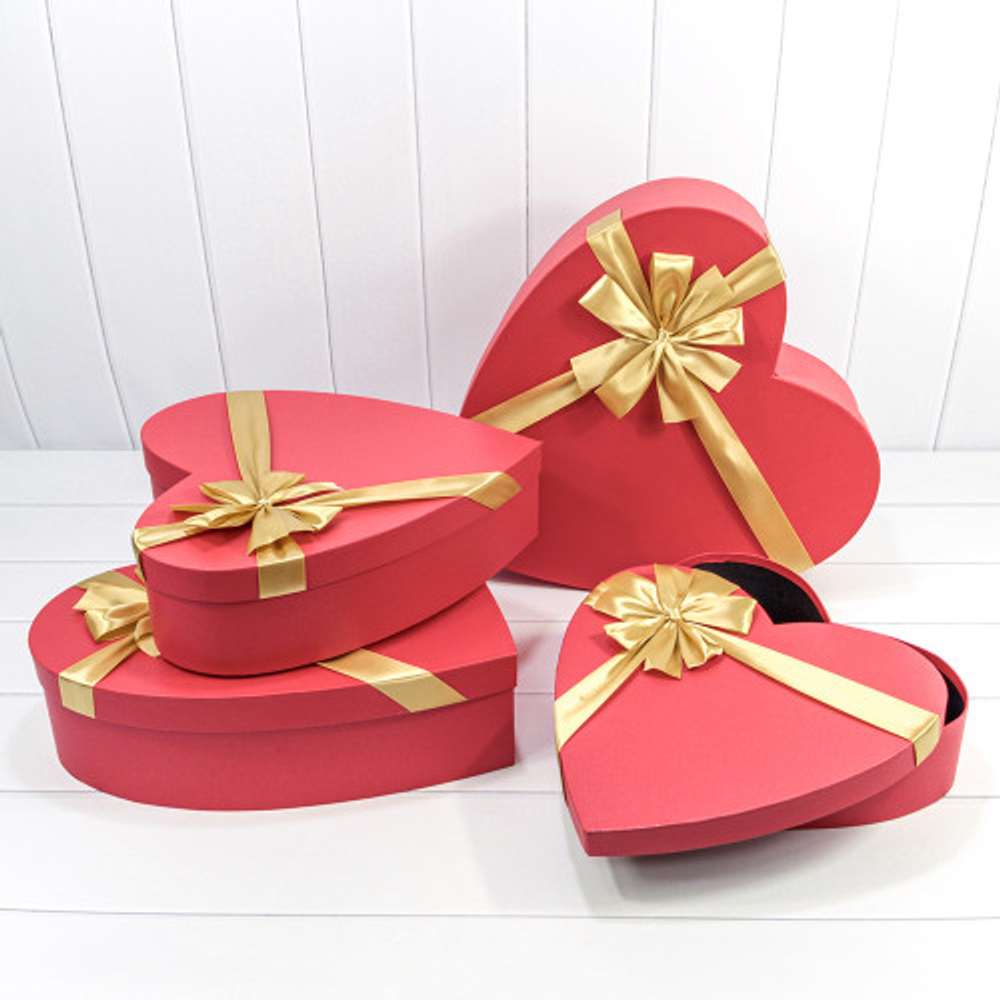 Коробка 49.5х44.5х14.5 см Набор 4 шт "Сердце" Золотой бант (Красный)
