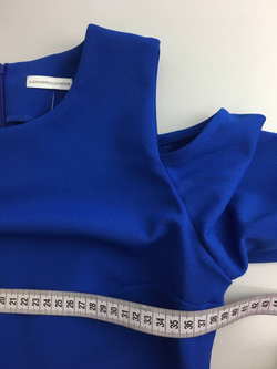 Платье Alexandra Kazakova с открытыми плечами 44 размер, новое