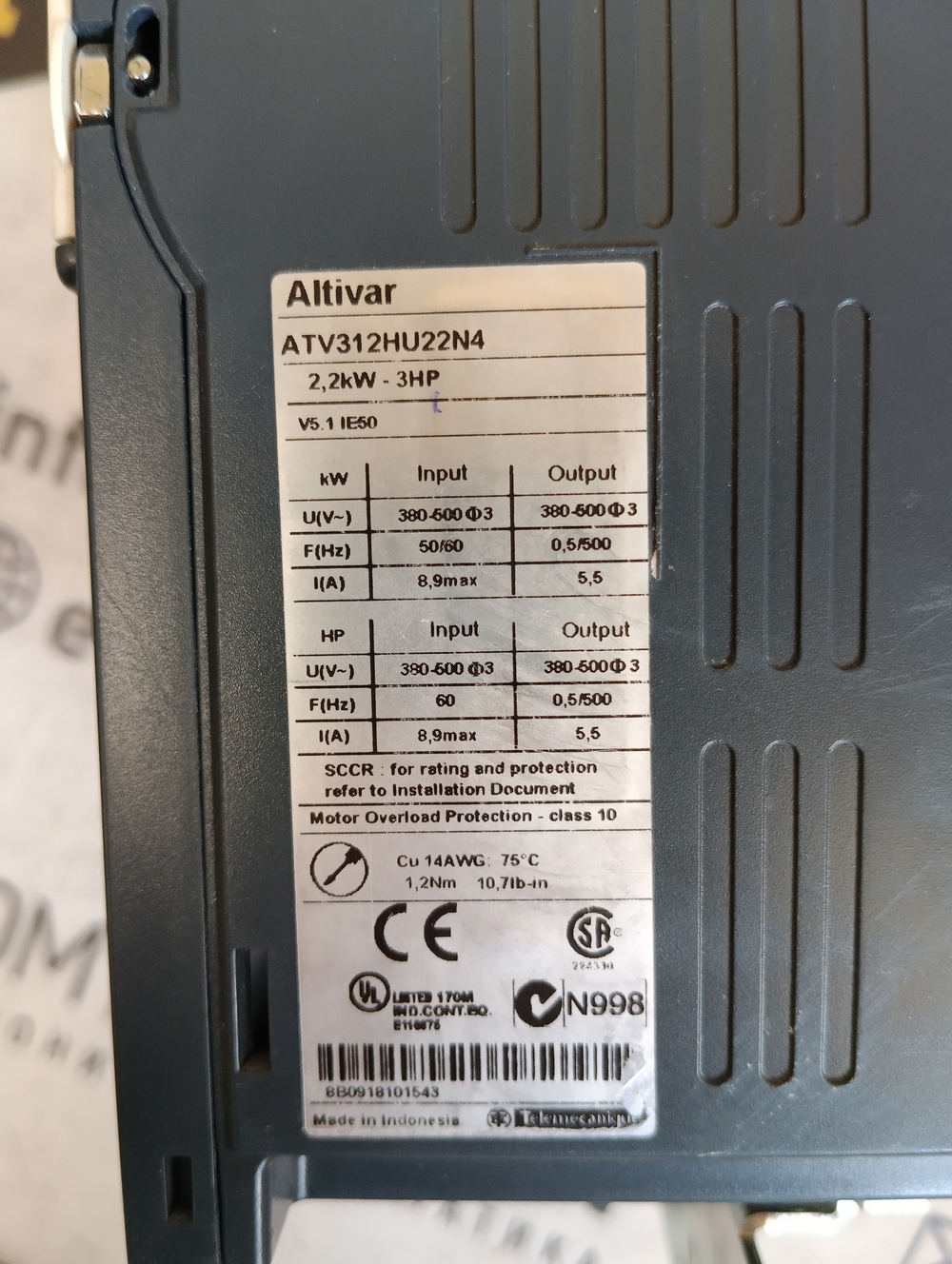 S.E. ATV312HU22N4 с хранения