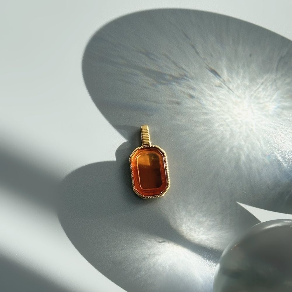 Кулон Леденец с коньячным янтарем, позолота