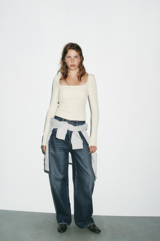 ZARA ФУТБОЛКА В РУБЧИК С КВАДРАТНЫМ ВЫРЕЗОМ, ЭКРЮ