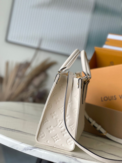 Louis Vuitton Onthego PM