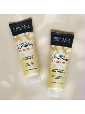 John Frieda Sheer Blonde Увлажняющий активирующий шампунь для светлых волос 250 мл