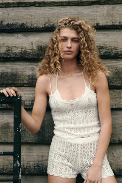 ZARA ТОП НА БРЕТЕЛЯХ С ПЕРФОРАЦИЕЙ, ЭКРЮ