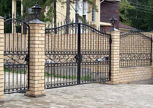 Распашные кованые ворота 8
