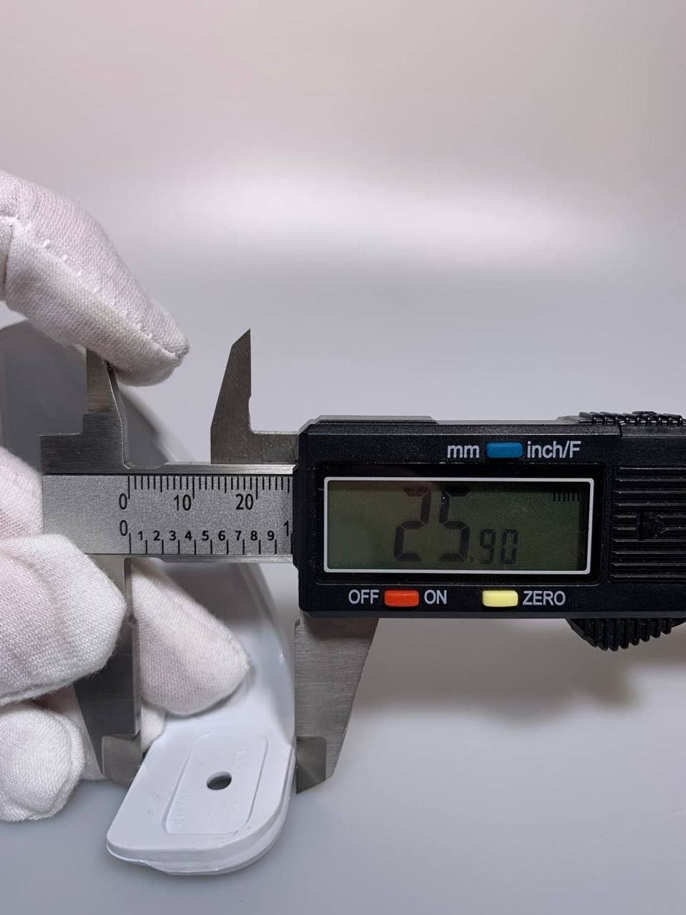 Ручки для холодильника Бирюса изогнутые цвет белый. комплект