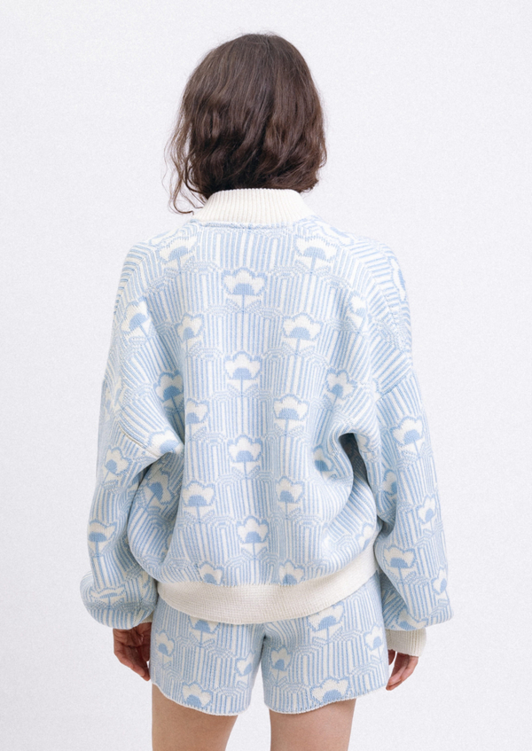 Бомбер с цветочным орнаментом