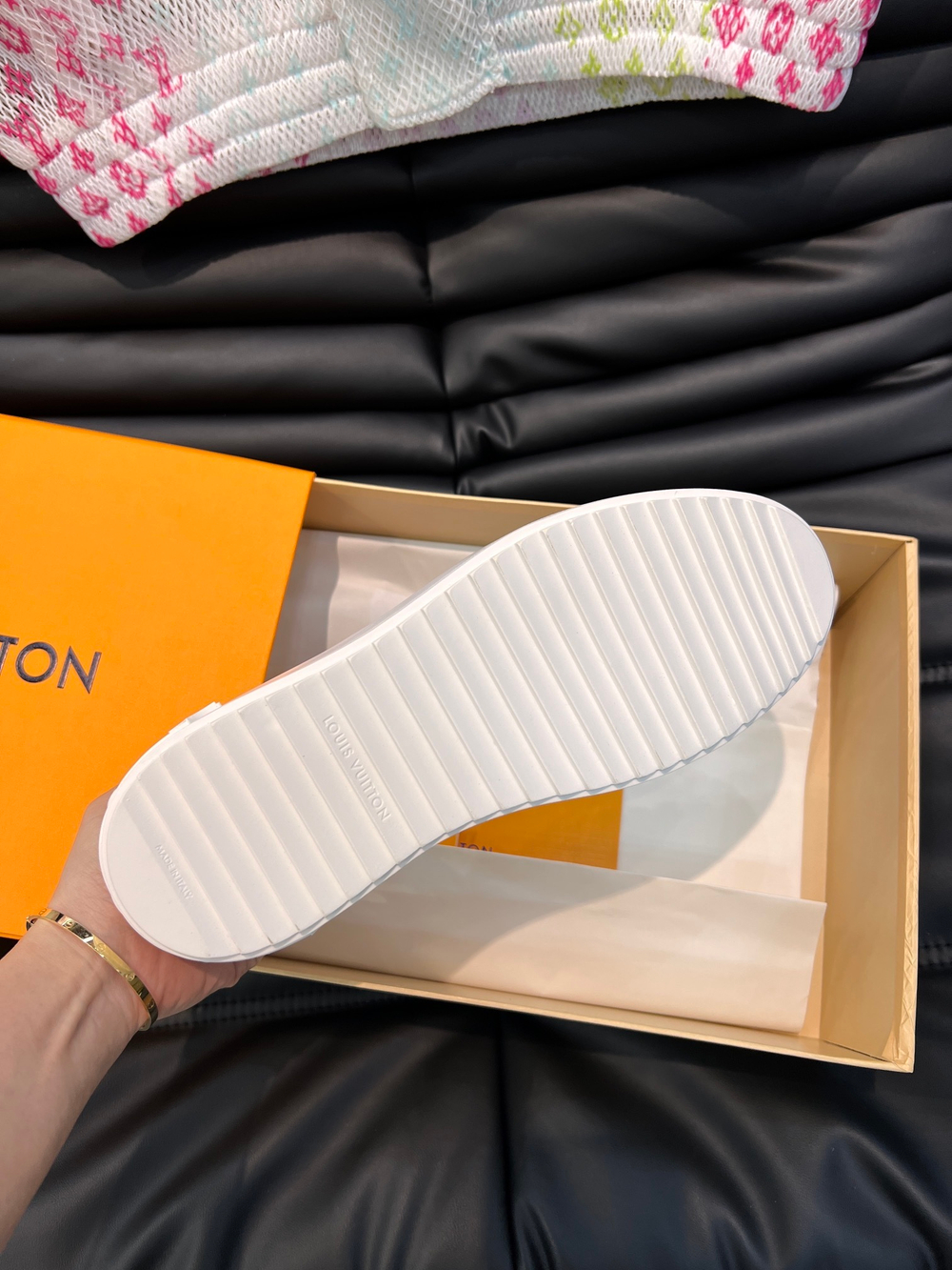 Louis Vuitton Time Out