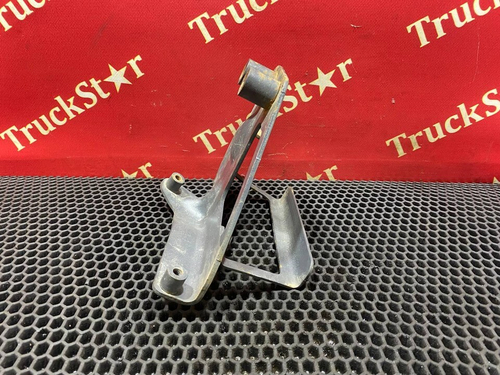 Кронштейн бампера правый 2019г