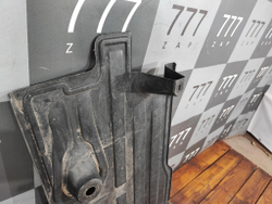 Защита антигравийная правая Volvo XC40 17-нв Б/У Оригинал 31694916