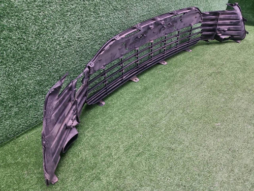 Решетка переднего бампера Toyota Camry XV70 20-нв