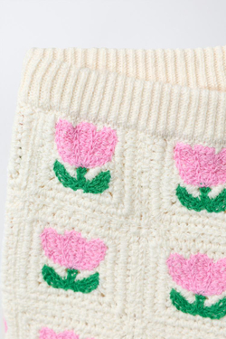 ZARA ШОРТЫ-БЕРМУДЫ ИЗ КРУЖЕВА КРОШЕ С ЦВЕТОЧНЫМ УЗОРОМ, ЭКРЮ