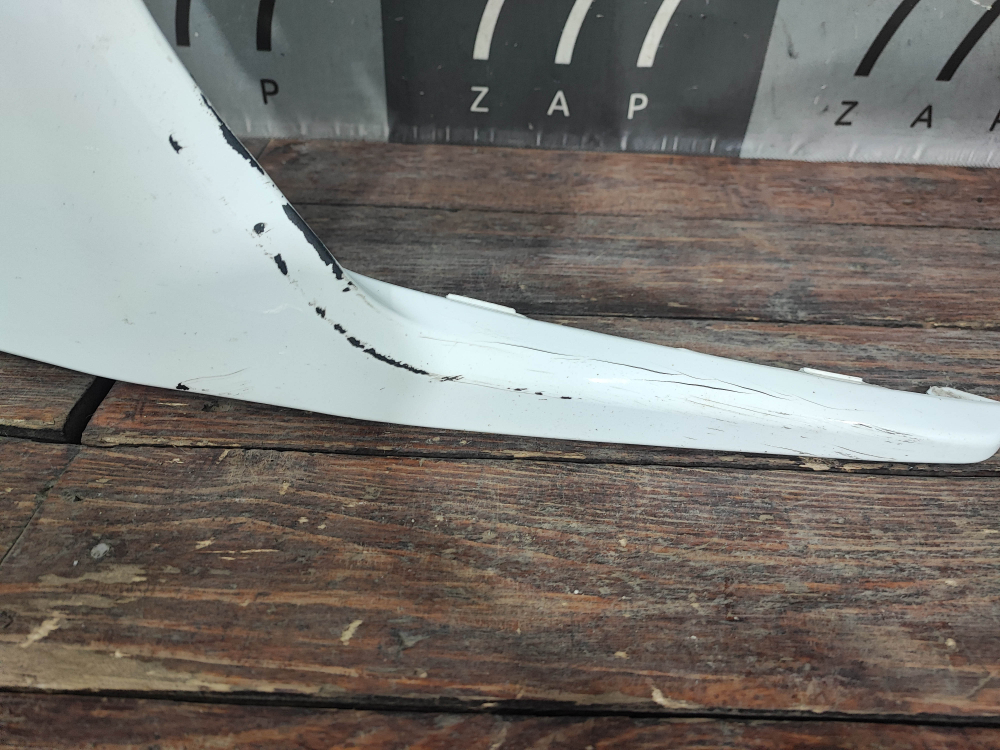 Накладка переднего бампера правая Geely Atlas 2 23-нв Б/У Оригинал 6010216700