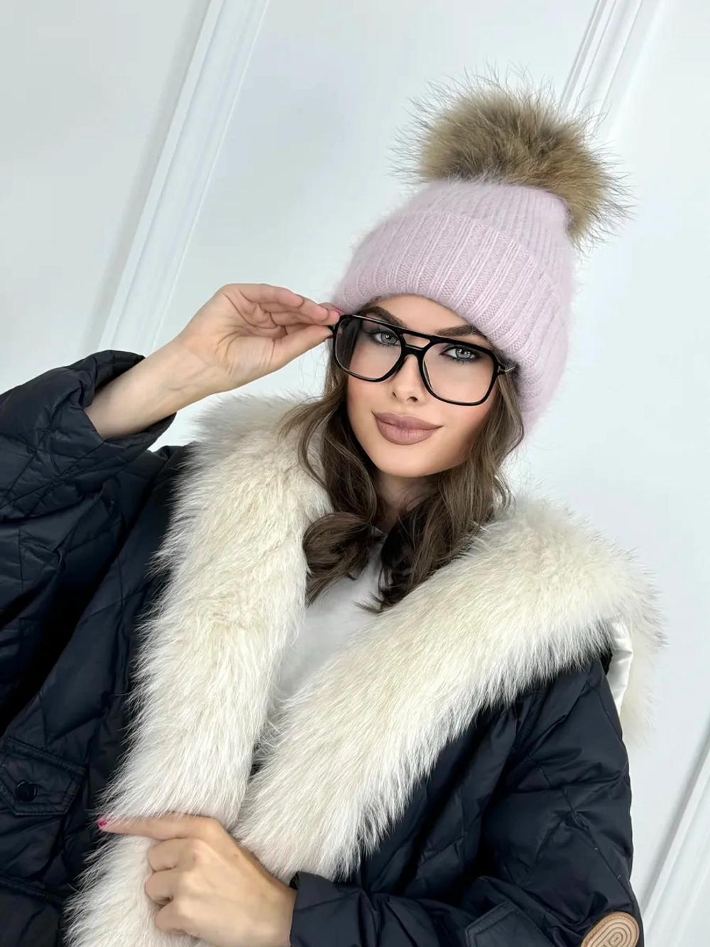 шапка ангора с меховым помпоном зимняя пушистая стильная