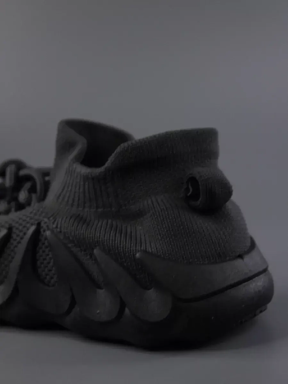 Кроссовки Изики детские - Yeezy boost- темно-серые