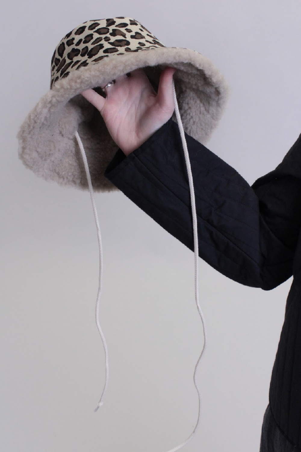 Леопардовая панама с мехом