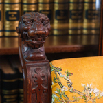 Кресло с львами