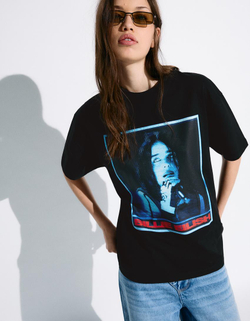 BERSHKA Футболка с коротким рукавом и принтом Billie Eilish, черный