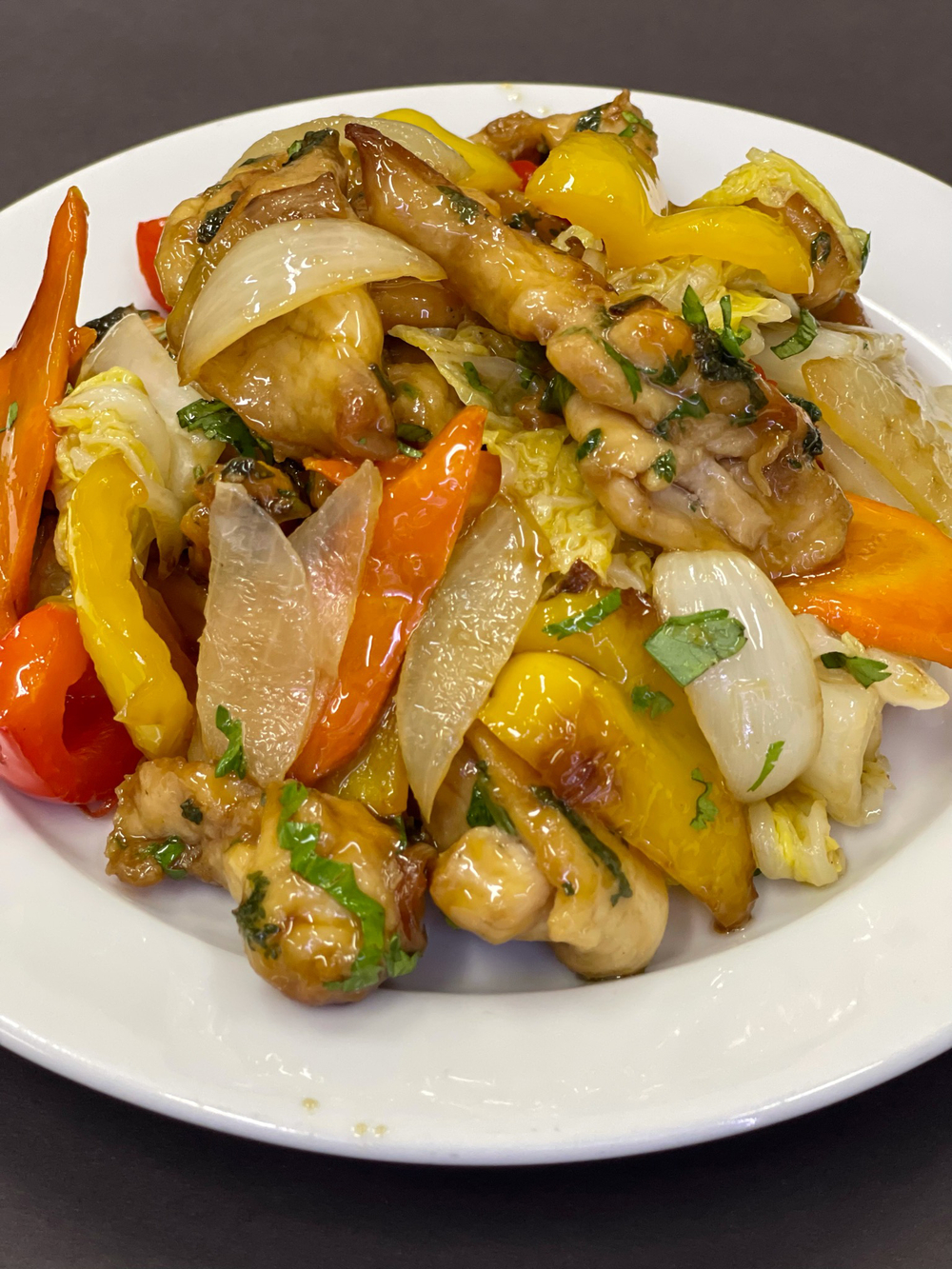 Курица в устричном соусе с овощами 200гр
