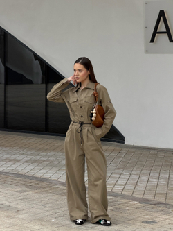 Комбинезон бежевый