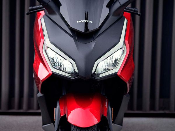 Спортивный GT-скутер нового поколения в Москве