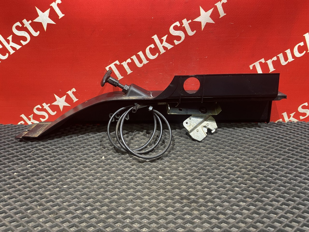 Накладка ручки бардачка левая 2018г