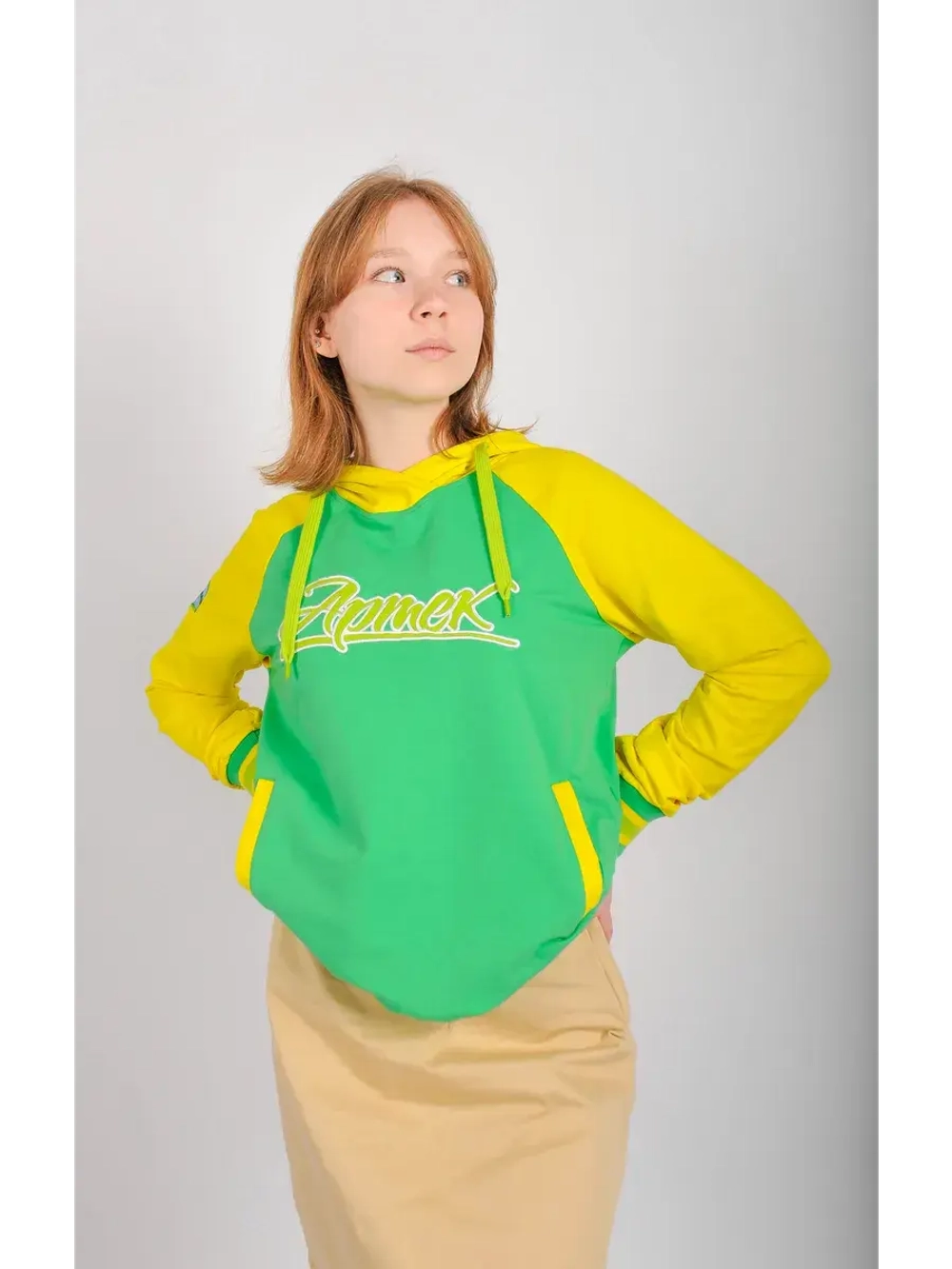 Толстовка с капюшоном