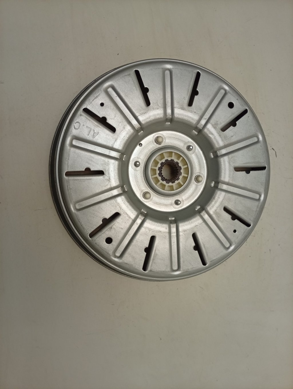 F1029NDR кт74 Ротор двигателя для стиральной машины LG MBF618448 б/у