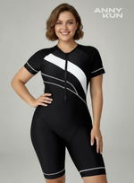 Купальник слитный с шортами