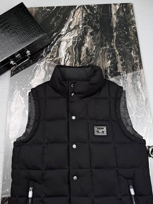 Пуховый жилет Dolce & Gabbana