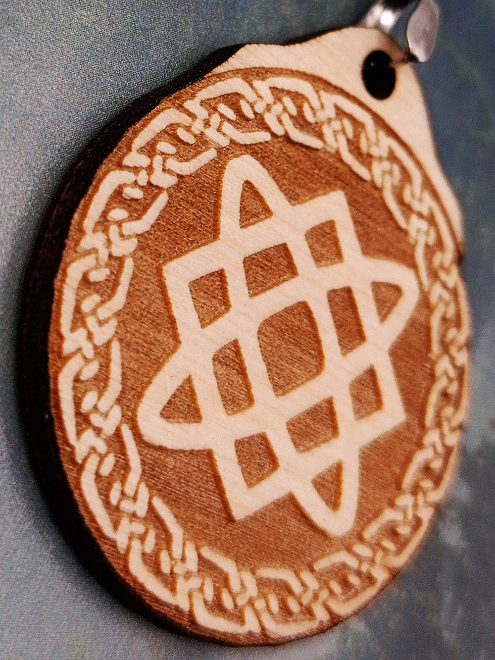 Кулон из дерева Звезда Лады Богородицы