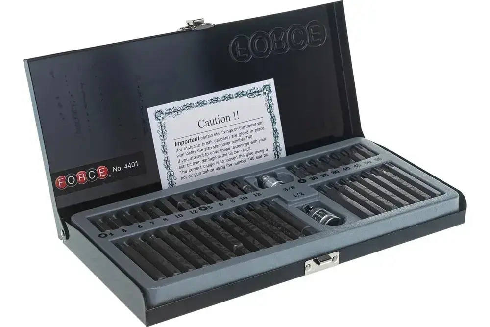 Набор бит с битодержателями FORCE 40 предметов (70/35,T20-Т55, H4-H12, M5-M12) в железном кейсе