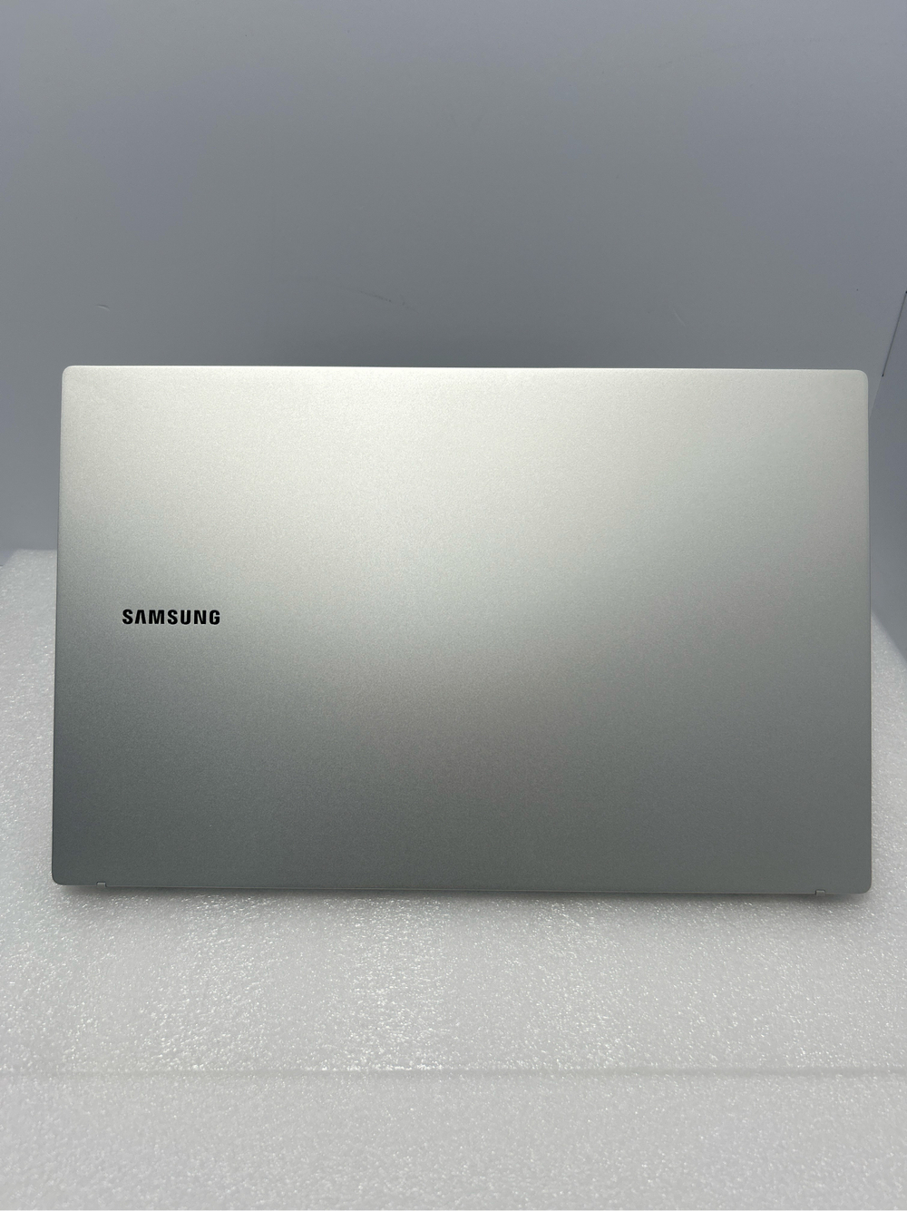 Ноутбук Samsung Galaxy book ( NP750XDA-KD2US) 15.6"/Intel Core i7 1165G7/RAM 16 GB/SSD 256 GB/Intel Iris Xe graphics/1920х1080/IPS/Windows 11/Подсветка кл-ры:LED/серебристый. Состояние: A1