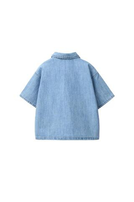 ZARA ДЖИНСОВАЯ РУБАШКА С НАШИВКОЙ, ГОЛУБОЙ