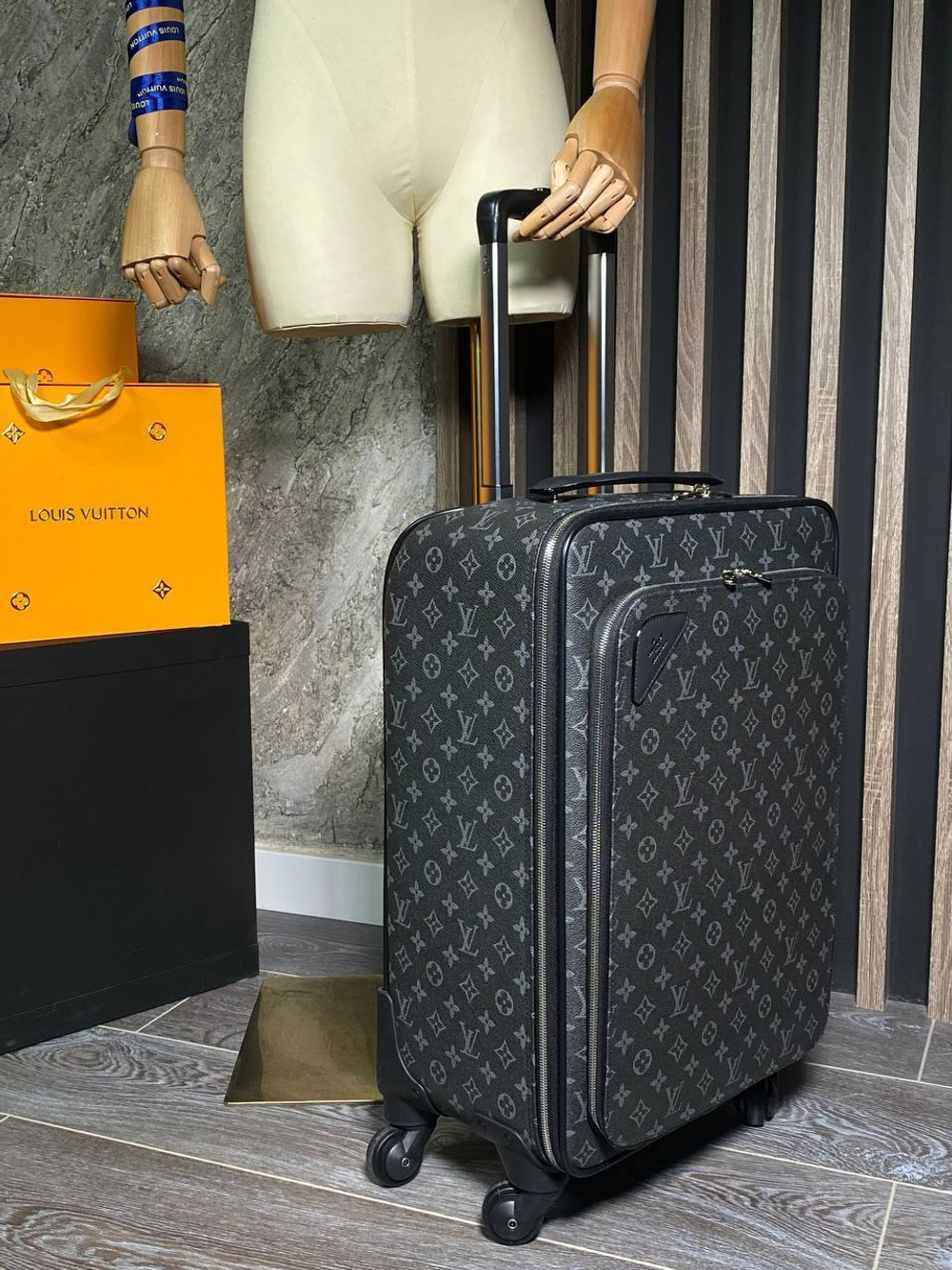 Чемодан Louis Vuitton