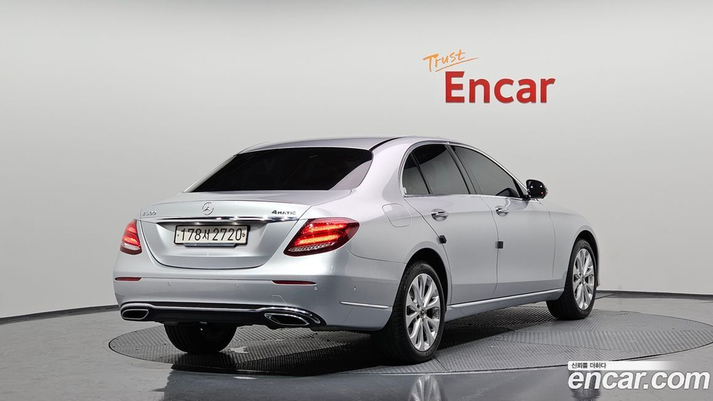 Mercedes-Benz E-Class W213 E300 4MATIC Exclusive (09.2020)