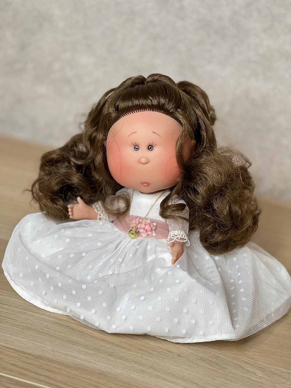 Кукла Nines виниловая 30см MIA CASE (3417)