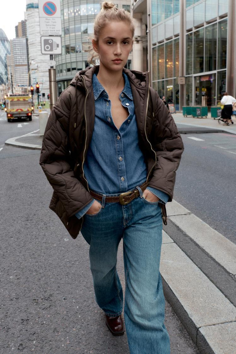 ZARA СТЕГАНАЯ КУРТКА С КАПЮШОНОМ WATER REPELLENT, СЕРО-КОРИЧНЕВЫЙ