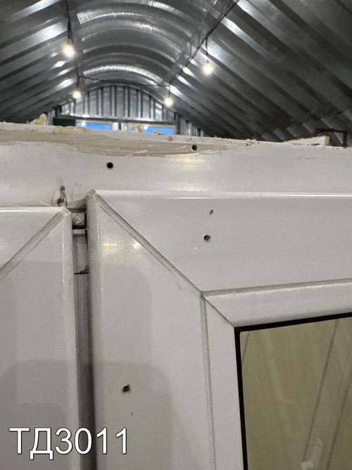 Дверь пластиковая входная Б/У 2100(в) x 1420(ш)