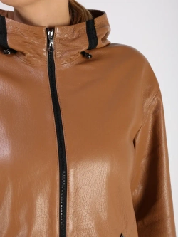 Кожаная куртка демисезонная с капюшоном оверсайз