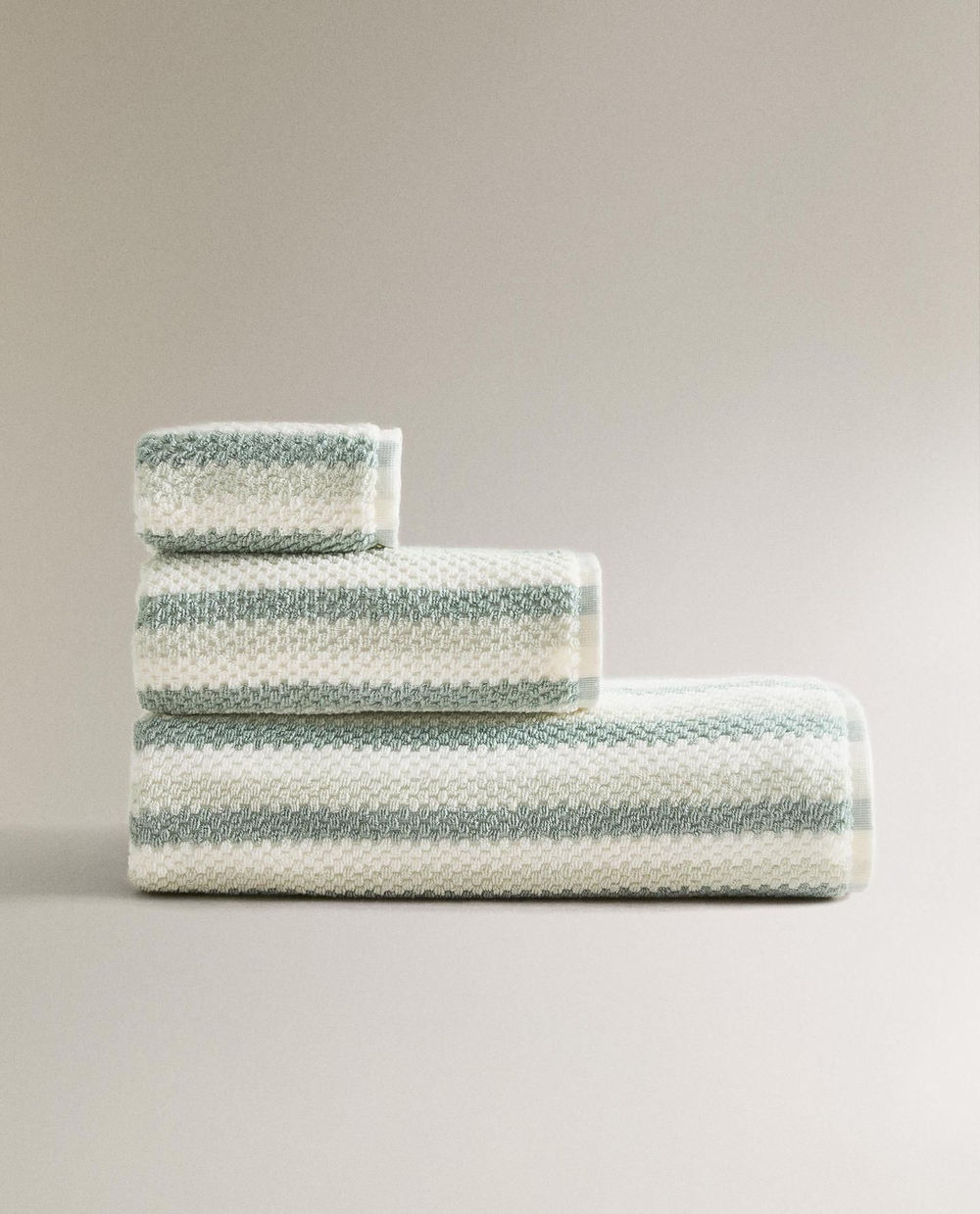 Zara Home - Жаккардовое банное полотенце с геометрическим рисунком, синий, 90х150 см