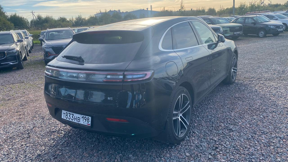 AITO M5 PHEV 1.5 4WD Extended Range Ultimate Version