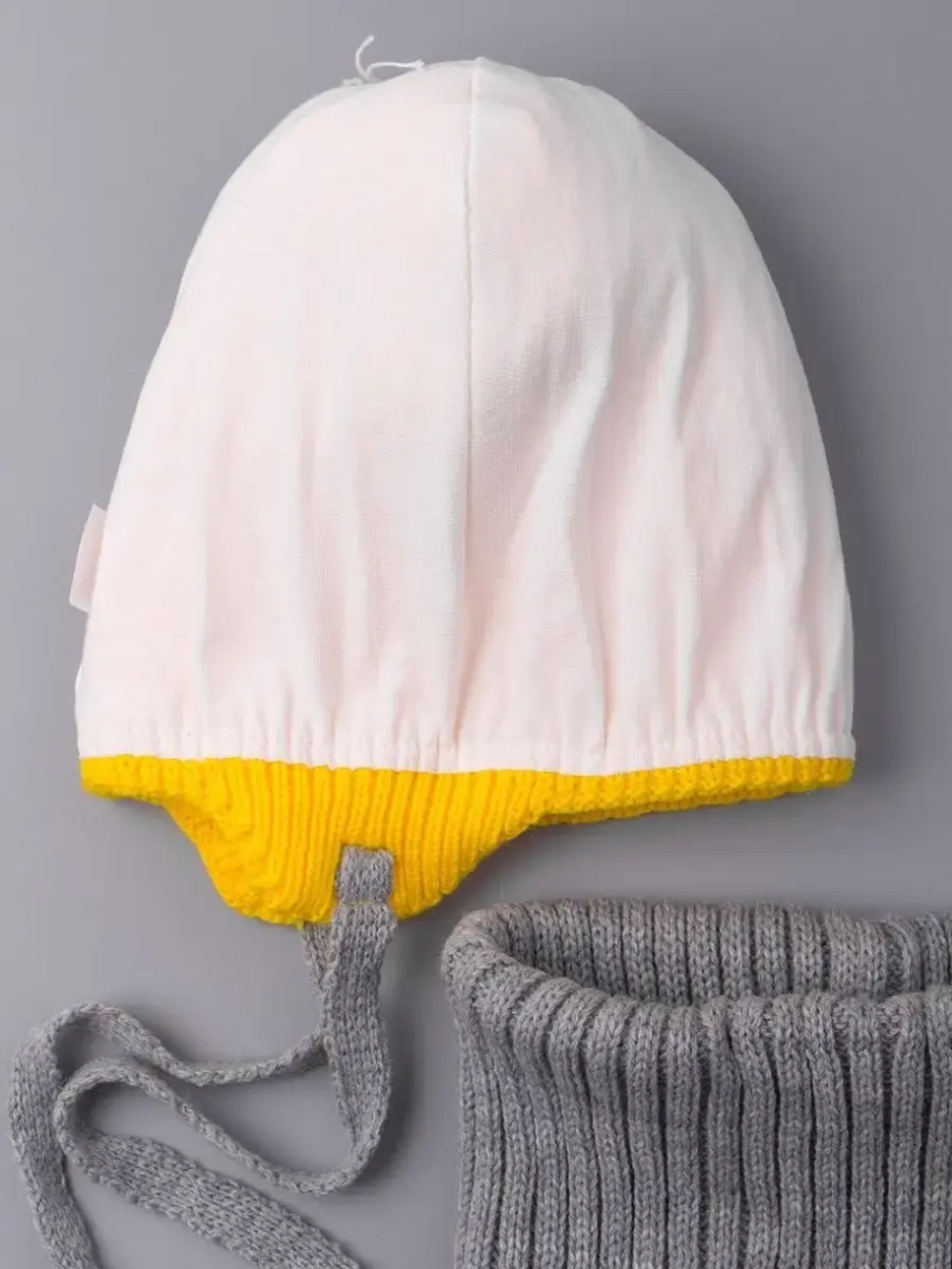 Шапка детская осенняя вязаная и снуд